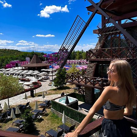Hotel The Wind Mills Hydropark Gorna Malina Exteriér fotografie